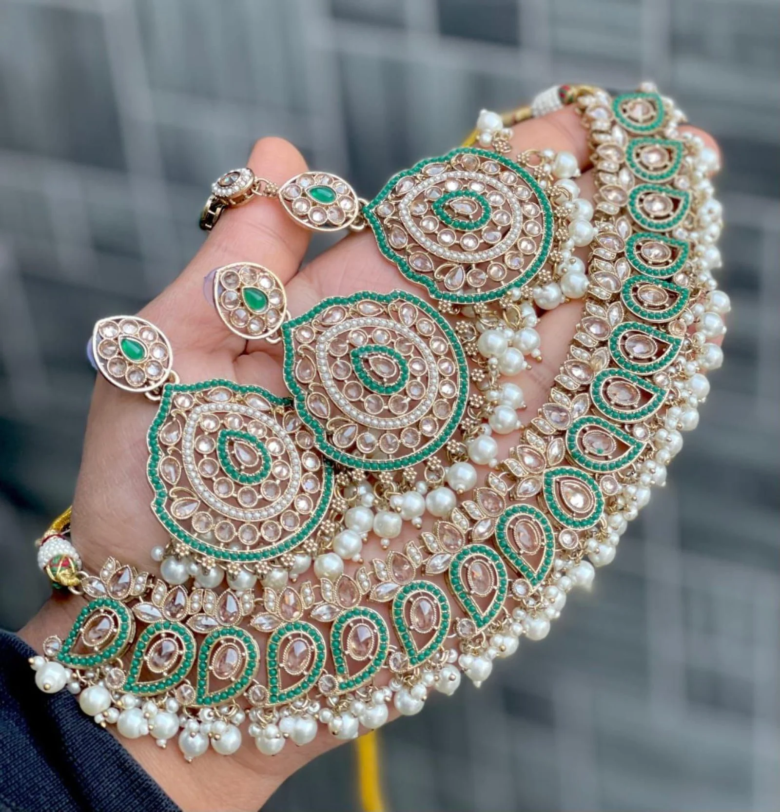 Fashion & Accessories